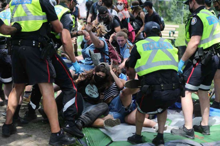Officers involved in Toronto homeless clearing assaulted woman, docs reveal