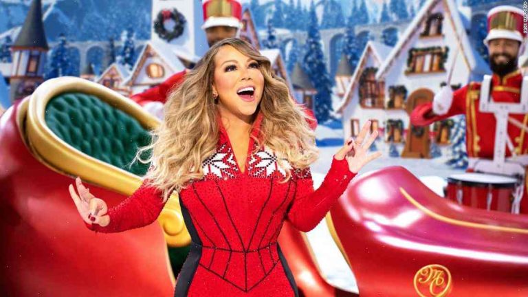 Mariah Carey surprises Matt Lauer on ‘Today’ to sing her classic Christmas song